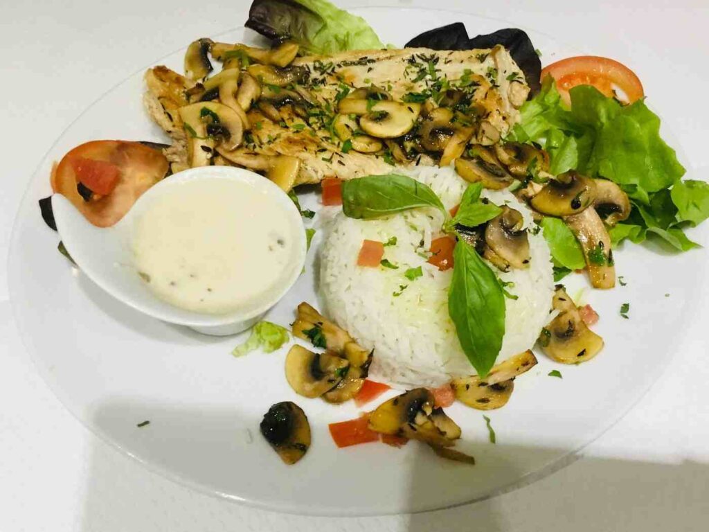 Italien La Gourmandise Restaurant in Paris Near the Eiffel Tower