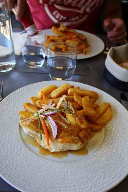 Le Bistro Parisien Restaurant in Paris Near the Eiffel Tower