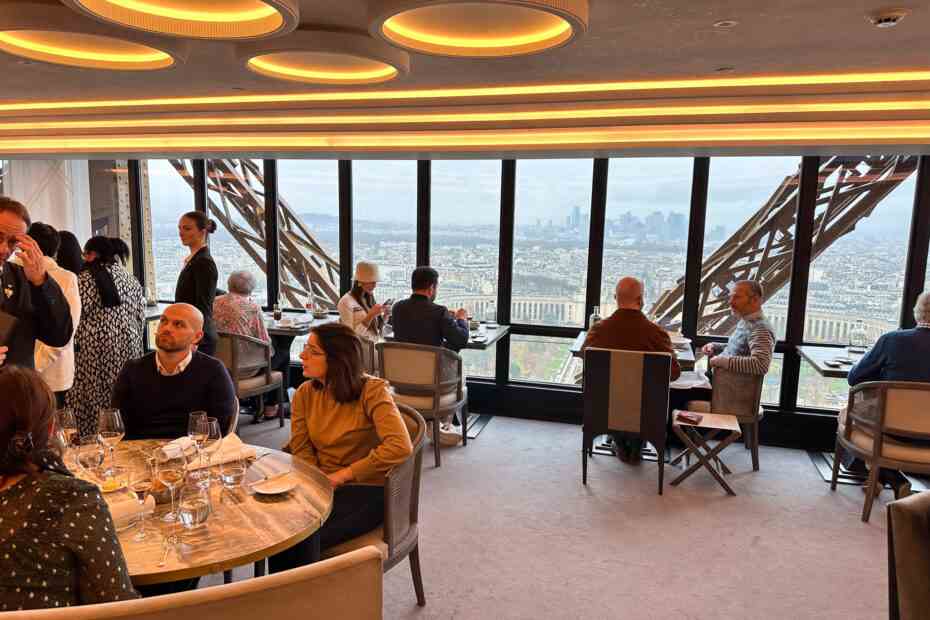 Le Jules Verne Restaurant in Paris Near Eiffel Tower